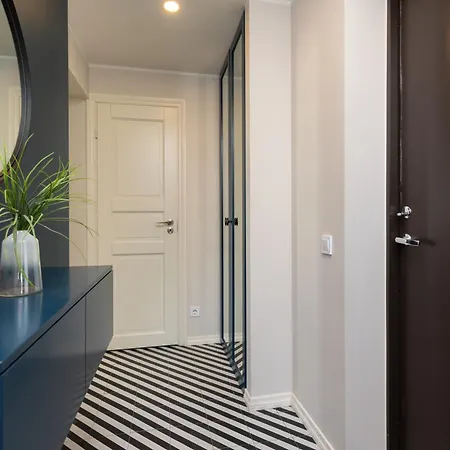 Hilltop - Centre * 塔林